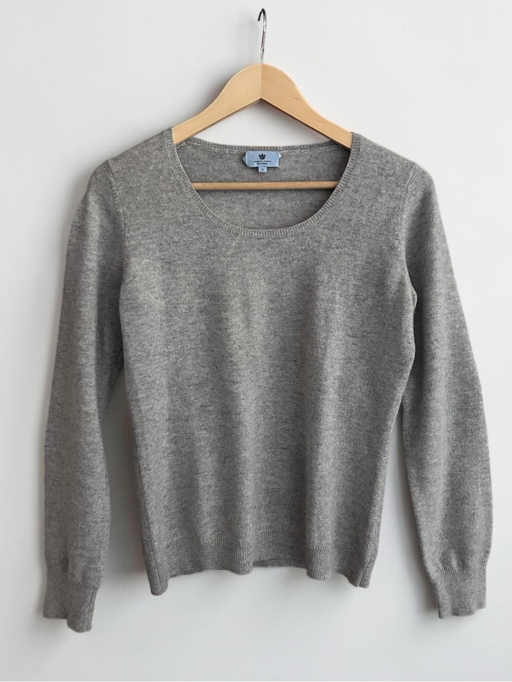 British Stock Cashmere Sweater Gray Crew Neck Lightweight Knit Sz Small - Picture 2 of 7